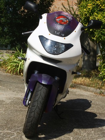 Moto 1, Moto 2